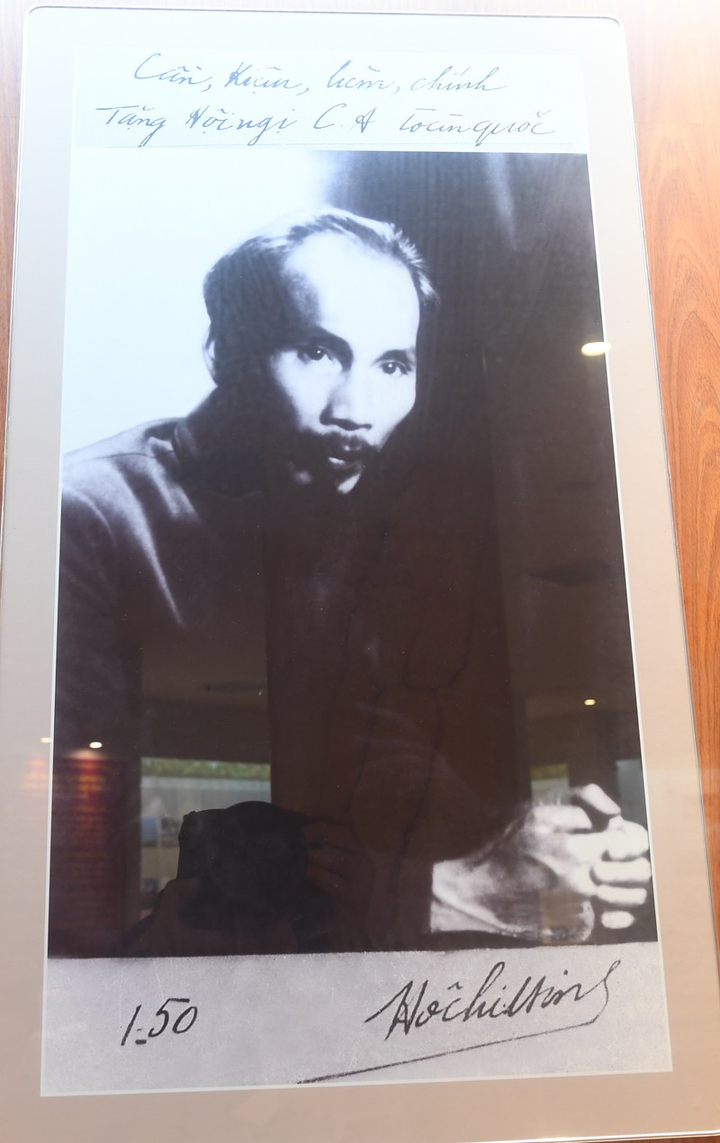 Những hình ảnh quý của Chủ tịch Hồ Chí Minh với Công an Nhân dân - 8