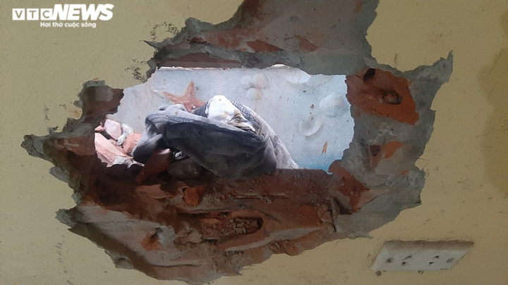 Bé sơ sinh bị vứt bỏ trong khe tường: Có thể người mẹ sống trong khu trọ - 2