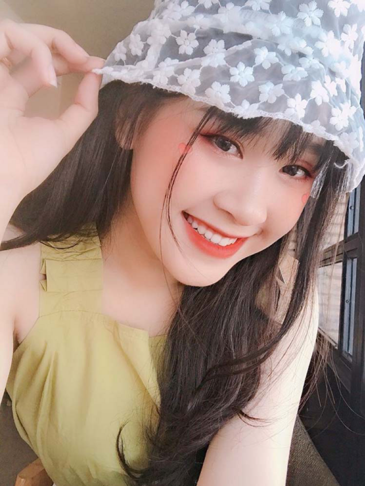 Ảnh: Nữ sinh Đại học Vinh sở hữu nụ cười tỏa nắng vạn người mê - 5