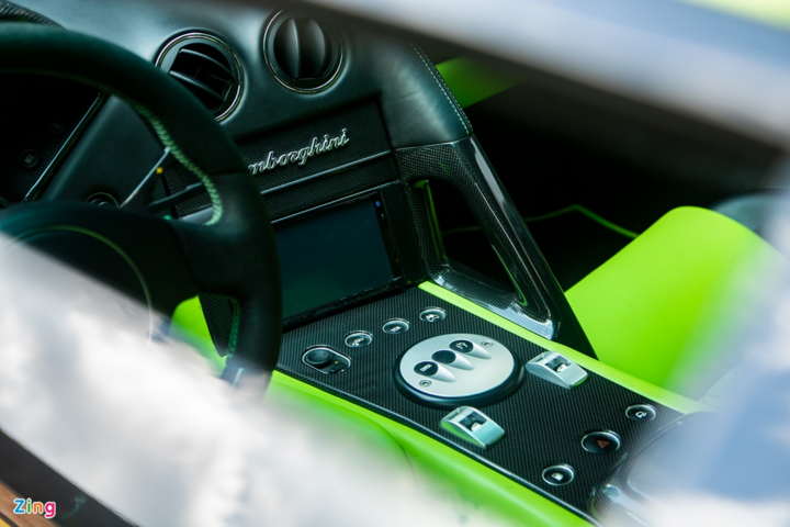 Lamborghini Murcielago màu xanh cốm tái xuất tại TP.HCM - 9