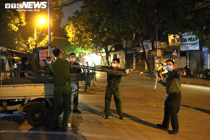 Phát hiện 1 ca COVID-19, Hà Nội phong tỏa Bệnh viện E trong đêm - 3