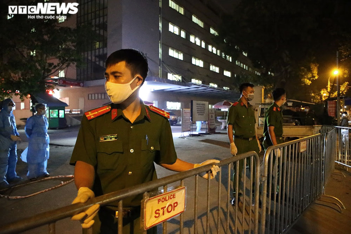 Phát hiện 1 ca COVID-19, Hà Nội phong tỏa Bệnh viện E trong đêm - 5