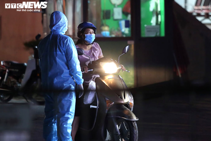 Phát hiện 1 ca COVID-19, Hà Nội phong tỏa Bệnh viện E trong đêm - 9