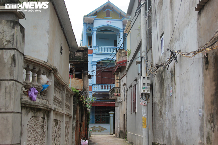 Phản ánh việc chi trả COVID-19 sai đối tượng, ông lão ở Hà Nội bị chửi 'rỗi hơi' - 2