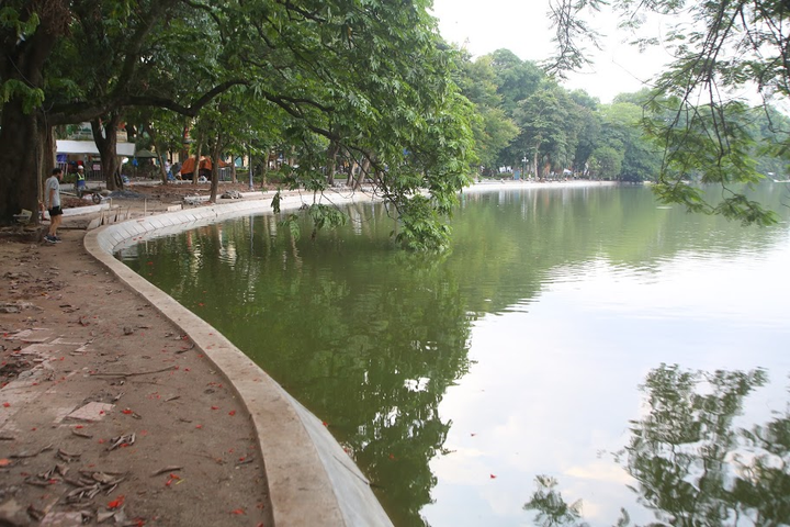 Ảnh: Lắp đặt khối bê tông cuối cùng của bờ kè hồ Hoàn Kiếm dài gần 1.500m - 8