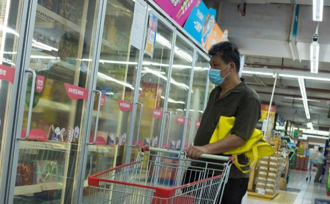 Bản tin COVID-19 ngày 20/8: Indonesia dựng quan tài giả bên đường nhắc nhở dân - 3