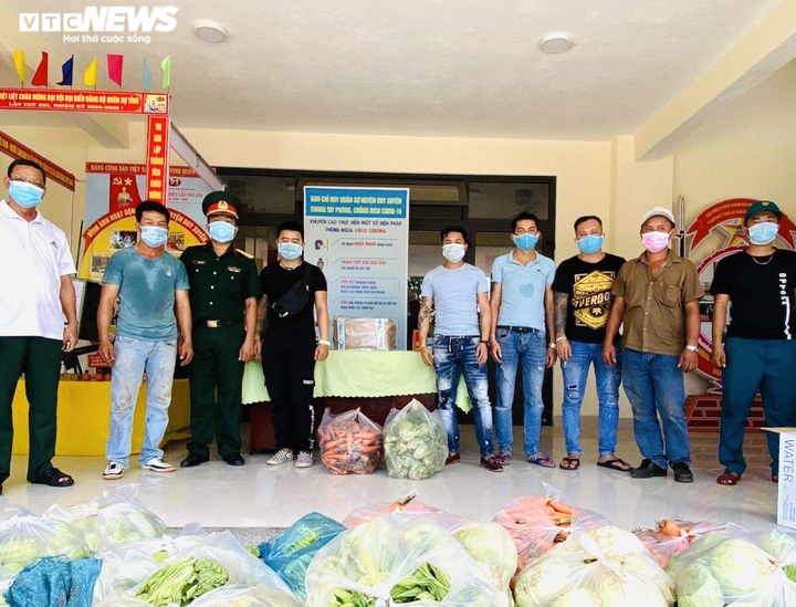 Người Gia Lai làm khẩu trang, tấm ngăn giọt bắn ủng hộ Đà Nẵng, Quảng Nam - 5