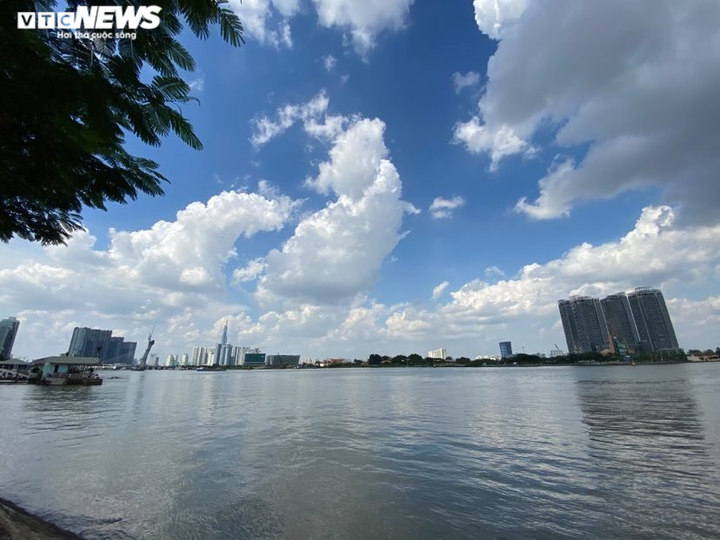 Ảnh: Cận cảnh Cột cờ Thủ Ngữ 155 tuổi ở TP.HCM sắp được trùng tu - 9