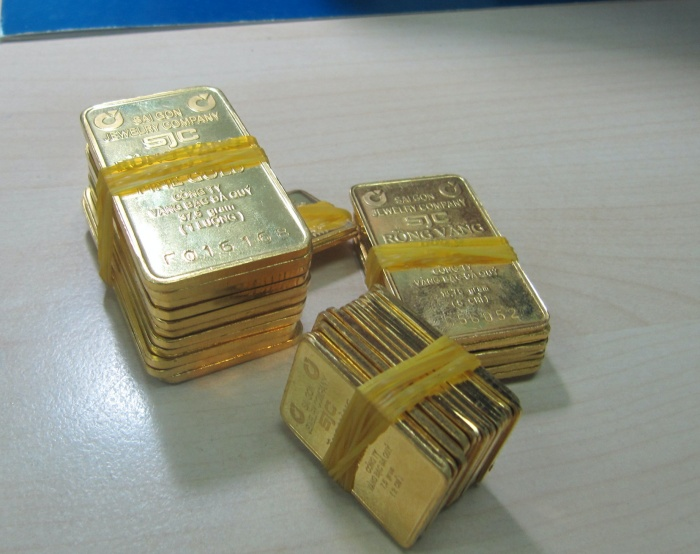 Giá vàng hôm nay 21/8: Tăng nhẹ, vẫn bị kìm hãm bởi USD - 1