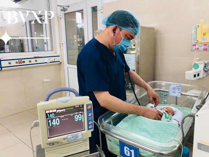 Mẹ vứt con sơ sinh ở khe tường: Công an đề xuất khen thưởng 5 người cứu bé - 2