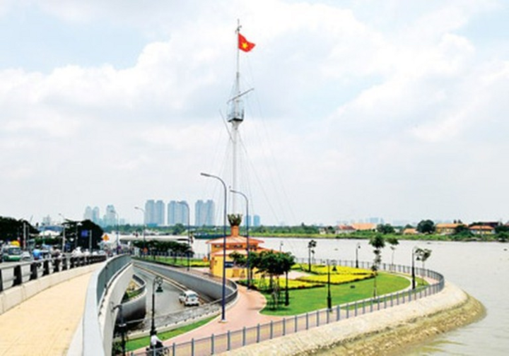Trùng tu Cột cờ Thủ Ngữ 155 tuổi ở TP.HCM - 1