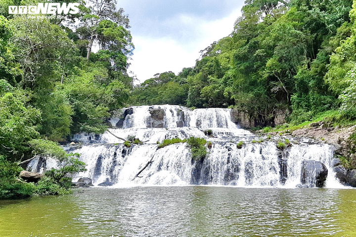 Ngắm vẻ đẹp của 'nàng tiên nữ' Kon Bông giữa núi rừng Tây Nguyên - 1