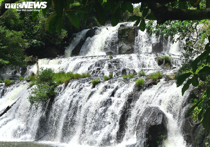 Ngắm vẻ đẹp của 'nàng tiên nữ' Kon Bông giữa núi rừng Tây Nguyên - 4