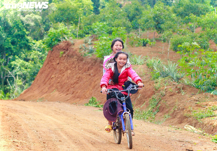 Ngắm vẻ đẹp của 'nàng tiên nữ' Kon Bông giữa núi rừng Tây Nguyên - 6