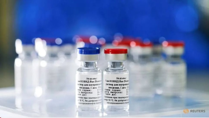 COVID-19: Cổ phiếu vật tư y tế tăng 5.000%, ngành vaccine 'lên như diều gặp gió' - 3