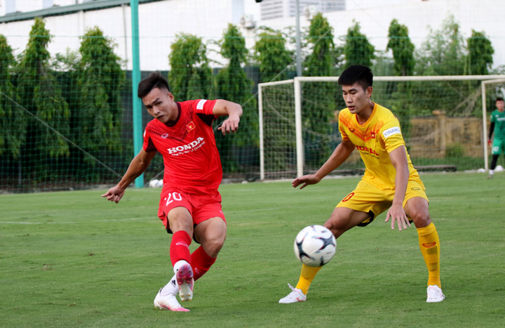 HLV Park Hang Seo chia U22 Việt Nam thành 4 đội, đấu nội bộ 60 phút/trận - 1