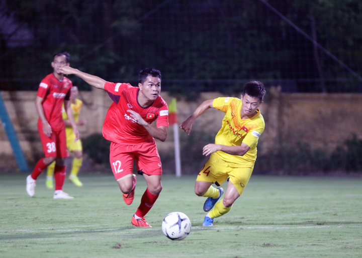 HLV Park Hang Seo chia U22 Việt Nam thành 4 đội, đấu nội bộ 60 phút/trận - 10