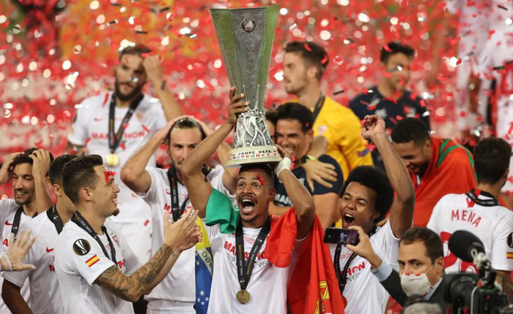 Dàn sao cũ của Manchester United chết lặng khi tuột chức vô địch Europa League - 9