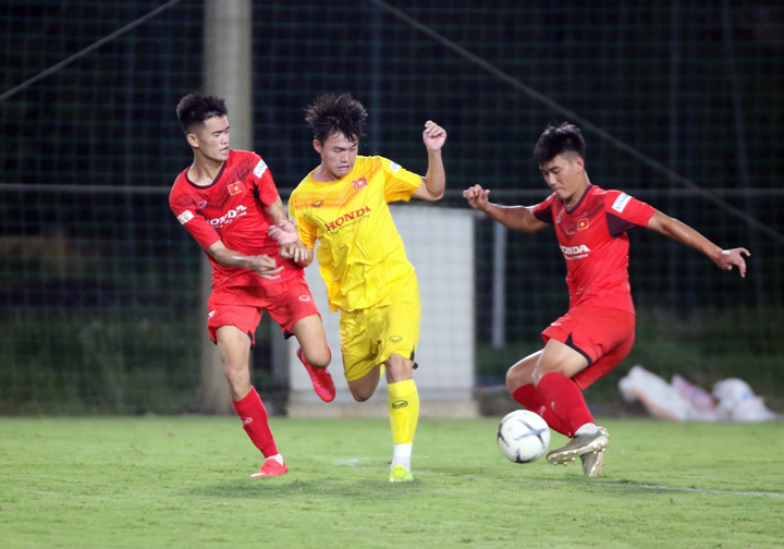 HLV Park Hang Seo chia U22 Việt Nam thành 4 đội, đấu nội bộ 60 phút/trận - 11