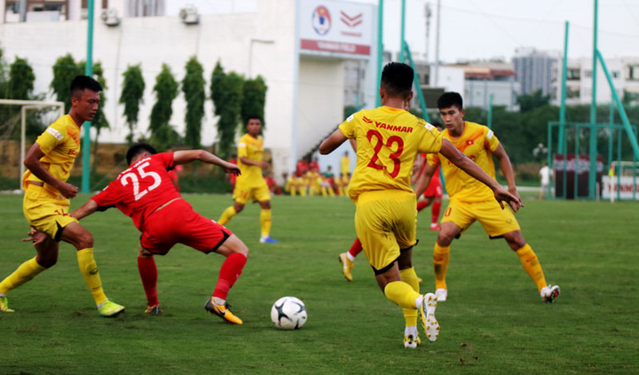 HLV Park Hang Seo chia U22 Việt Nam thành 4 đội, đấu nội bộ 60 phút/trận - 2