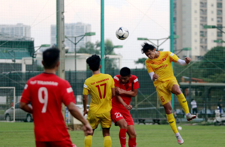 HLV Park Hang Seo chia U22 Việt Nam thành 4 đội, đấu nội bộ 60 phút/trận - 4