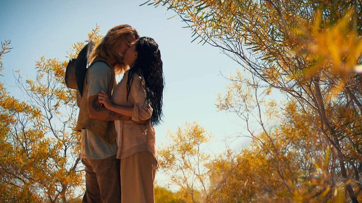 Thúy Diễm: 'Tôi ngại khi đóng cảnh hôn với 2 bạn diễn kém tuổi' - 2