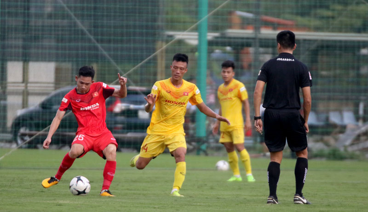 HLV Park Hang Seo chia U22 Việt Nam thành 4 đội, đấu nội bộ 60 phút/trận - 6