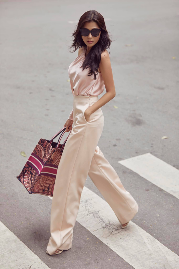 Thúy Diễm: 'Tôi ngại khi đóng cảnh hôn với 2 bạn diễn kém tuổi' - 1