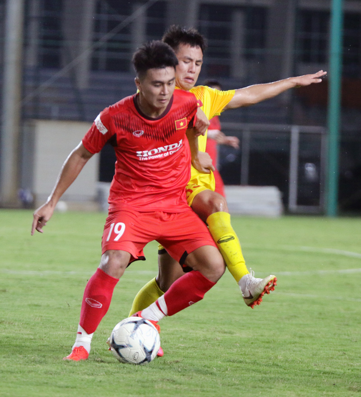 HLV Park Hang Seo chia U22 Việt Nam thành 4 đội, đấu nội bộ 60 phút/trận - 9