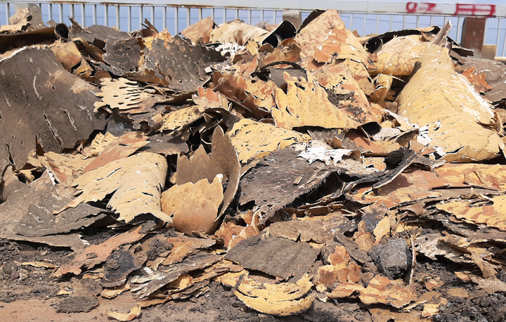 Cào bóc lớp nhựa đường tuổi thọ hơn 20 năm trên cầu Thăng Long - 4