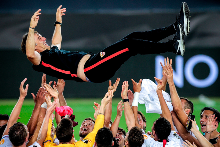 Dàn sao cũ của Manchester United chết lặng khi tuột chức vô địch Europa League - 7