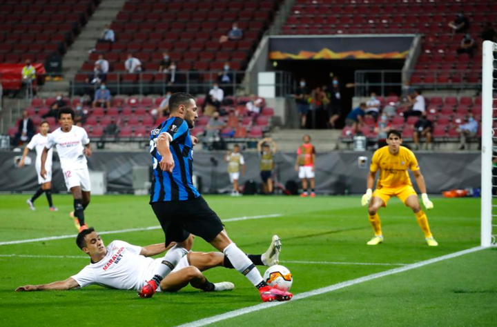 Trực tiếp Sevilla 3-2 Inter Milan: Lukaku phản lưới nhà - 3