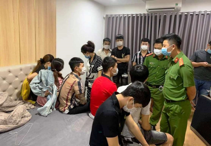 Bắt nhóm thanh niên tổ chức 'tiệc ma tuý' mừng sinh nhật giữa mùa dịch COVID-19 - 1