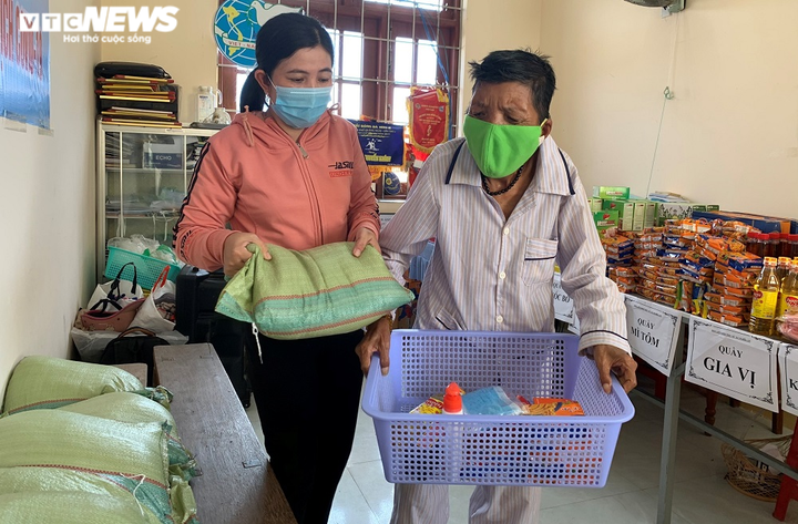 Cửa hàng 0 đồng trợ sức người nghèo vượt qua mùa dịch - 2