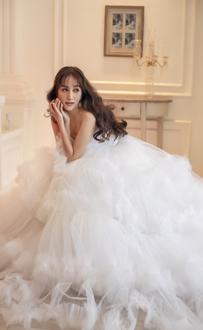 Phan Hiển: ‘Đôi lúc tôi tự ti về ngoại hình khi đi cùng vợ’ - 8