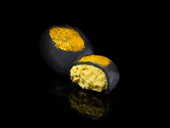 Soi giá bánh Trung thu dát vàng trên thế giới - 2