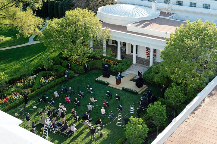 Ảnh: Không nhận ra vườn hồng Nhà Trắng sau khi được bà Trump cải tạo - 5