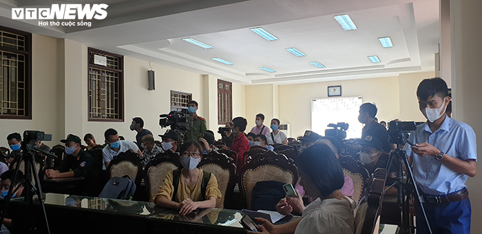 Thắt chặt an ninh phiên tòa xử vợ chồng Đường Nhuệ và đàn em đánh phụ xe dã man - 19