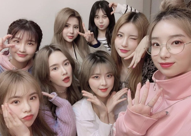 COVID-19 khiến hàng loạt nhóm nhạc Hàn tan rã, phim ảnh “đóng băng’ - 2