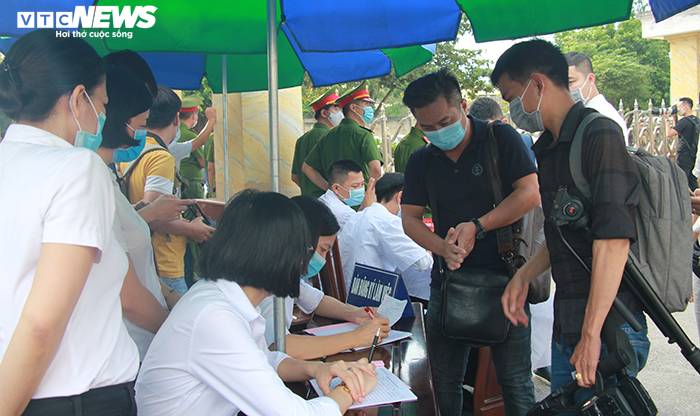 Thắt chặt an ninh phiên tòa xử vợ chồng Đường Nhuệ và đàn em đánh phụ xe dã man - 5