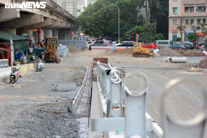 Cận cảnh cầu vượt hồ Linh Đàm sắp thông xe, giải tỏa ùn tắc phía Nam Hà Nội - 8