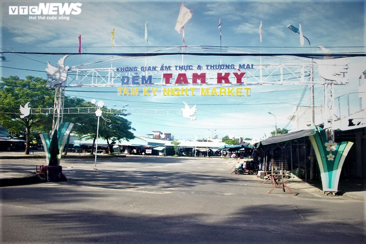 Dỡ lệnh phong tỏa chợ đêm nơi hai mẹ con mắc COVID-19 từng đến - 1