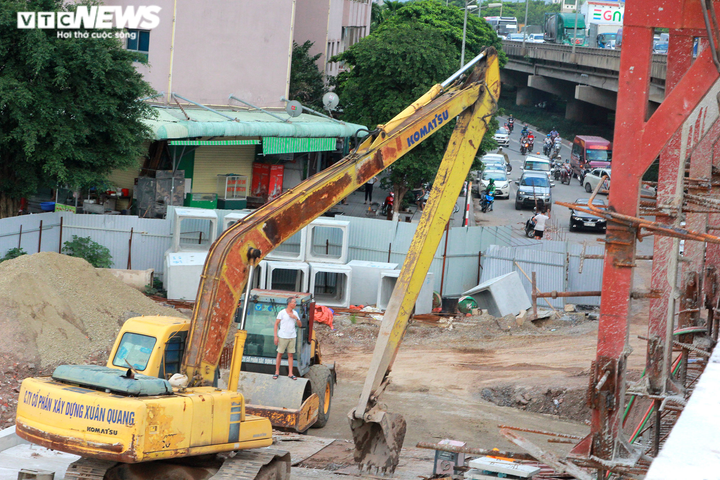 Cận cảnh cầu vượt hồ Linh Đàm sắp thông xe, giải tỏa ùn tắc phía Nam Hà Nội - 6