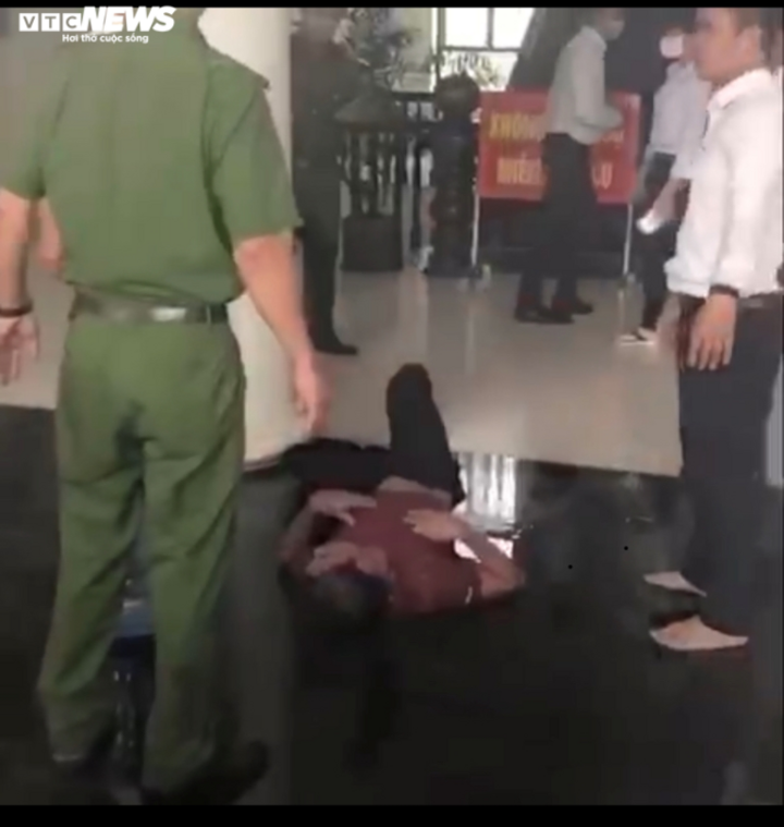 Vì sao nam bị cáo tự tử tại tòa Bình Phước sau phiên xử? - 1