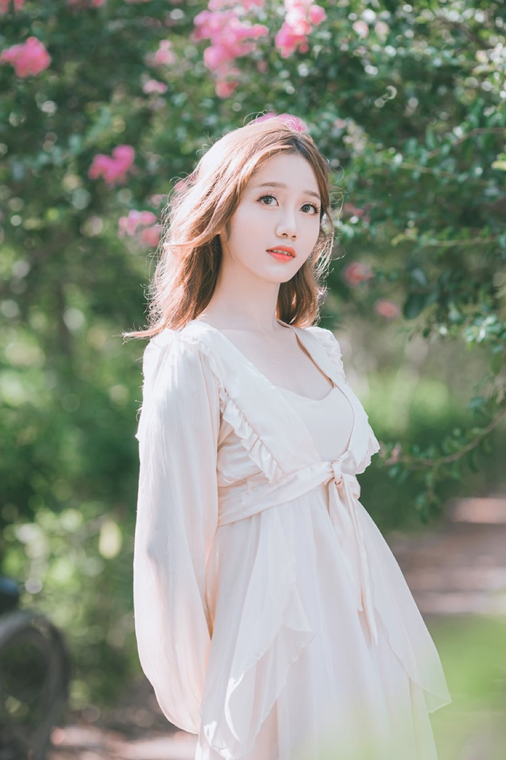 10X ĐH Kinh tế quốc dân 'gây thương nhớ' với gương mặt khả ái, đôi mắt to tròn - 8