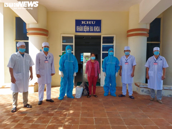 5 lần liên tiếp âm tính với SARS-CoV-2, bệnh nhân 787 ở Quảng Ngãi xuất viện - 1