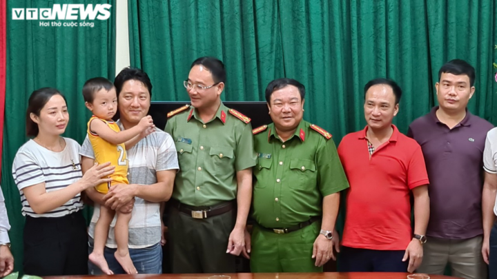 Khởi tố vụ án, tạm giữ hình sự kẻ bắt cóc bé trai 2 tuổi ở Bắc Ninh - 4