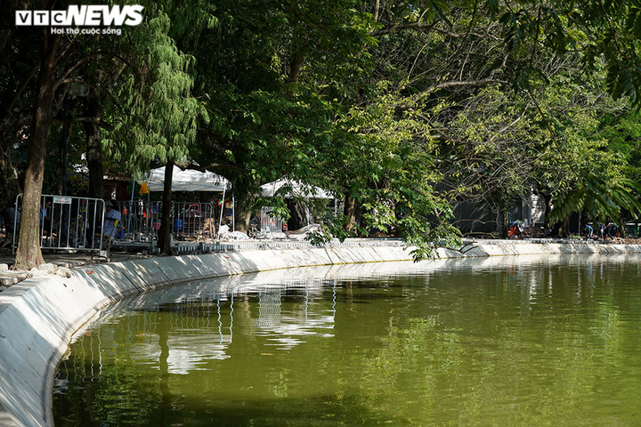 Vỉa hè Hồ Gươm khoác lên mình 'bộ áo mới' - 9