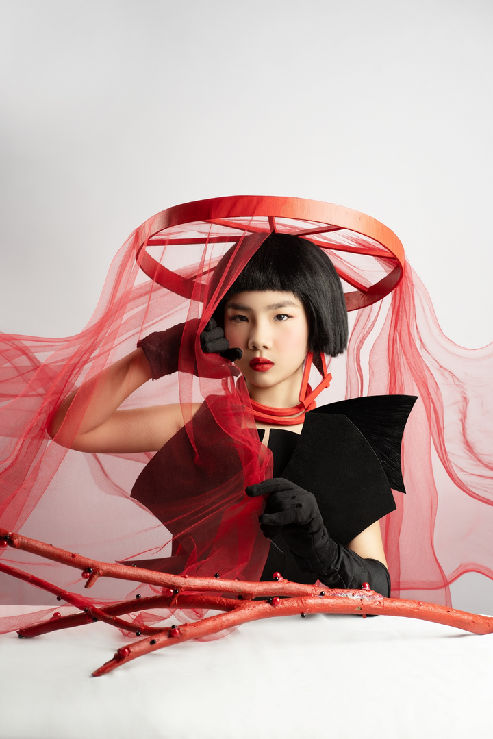 Trầm trồ thần thái của siêu mẫu nhí Hoàng Ngân - 6