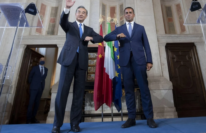 Ngoại trưởng Trung Quốc cố lôi kéo châu Âu giữa căng thẳng với Mỹ - 1